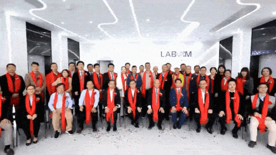 ʢ������ | ���ʮ���� Я����δ��